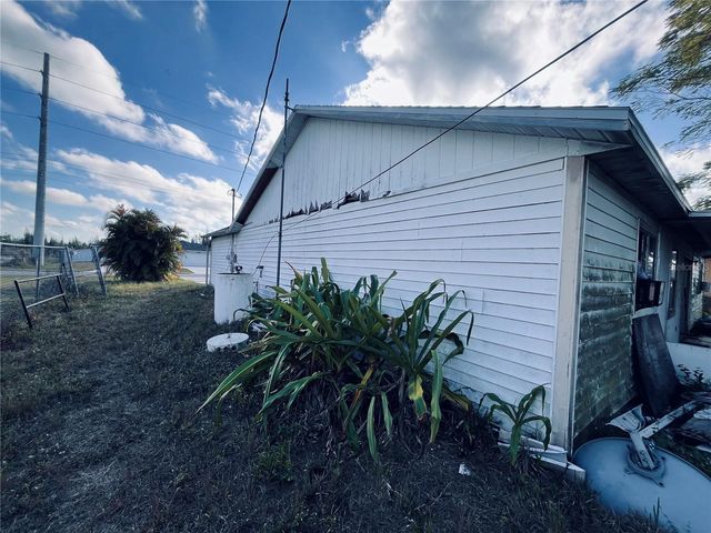 2247 SW 4TH STREET, Cape Coral, FL 33991