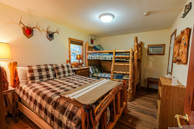 1792 SD 52300, Rocksprings, TX 78880