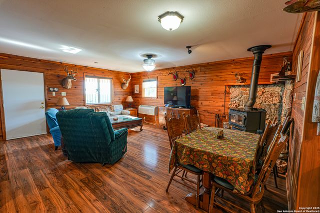 1792 SD 52300, Rocksprings, TX 78880