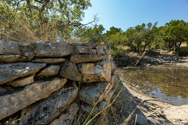 1792 SD 52300, Rocksprings, TX 78880