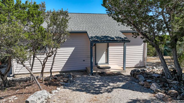 1792 SD 52300, Rocksprings, TX 78880