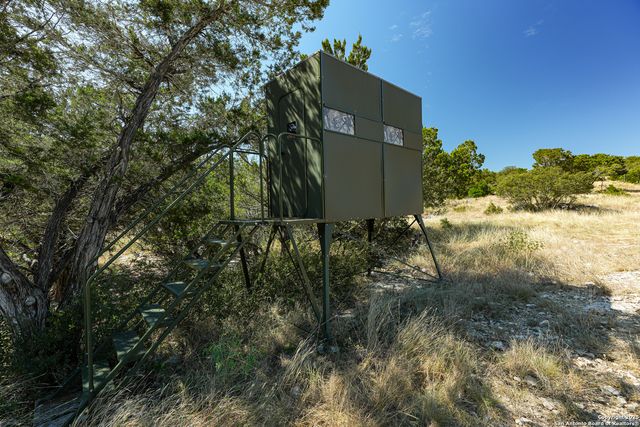 1792 SD 52300, Rocksprings, TX 78880