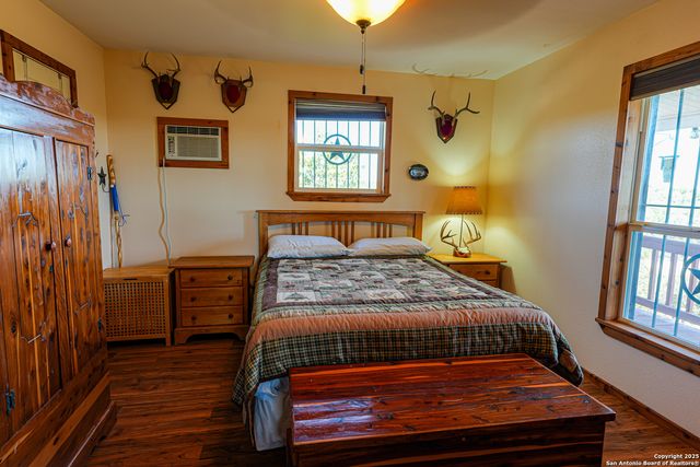 1792 SD 52300, Rocksprings, TX 78880