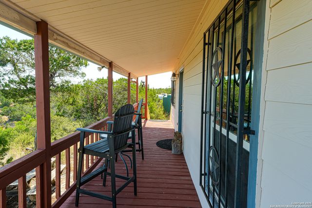 1792 SD 52300, Rocksprings, TX 78880