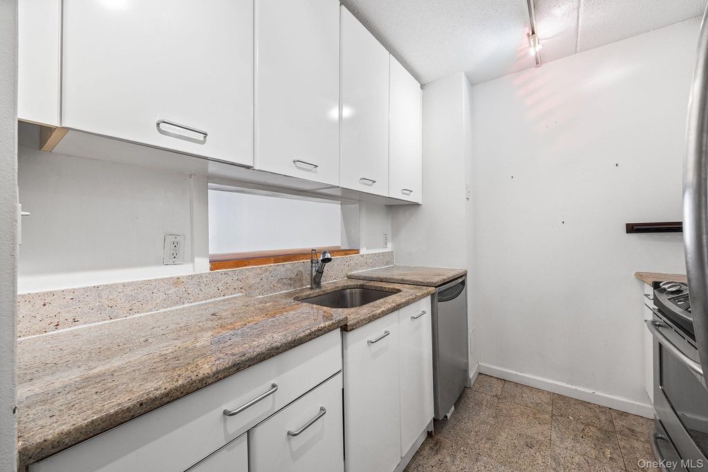 4 Martine Avenue 120, White Plains, NY 10606 — photo 4