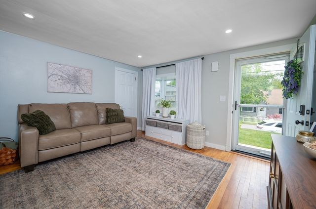 55 Clapp, Abington, MA 02351