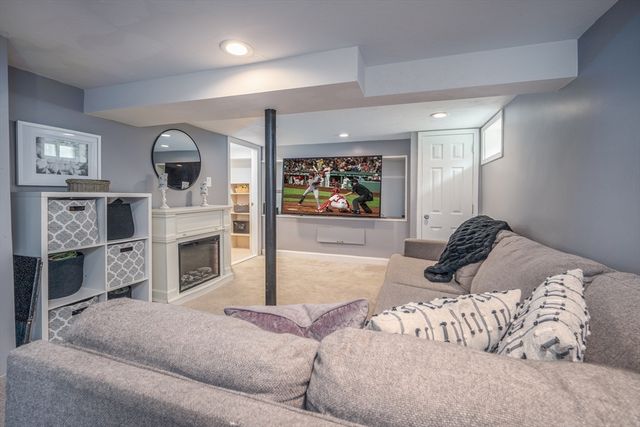55 Clapp, Abington, MA 02351