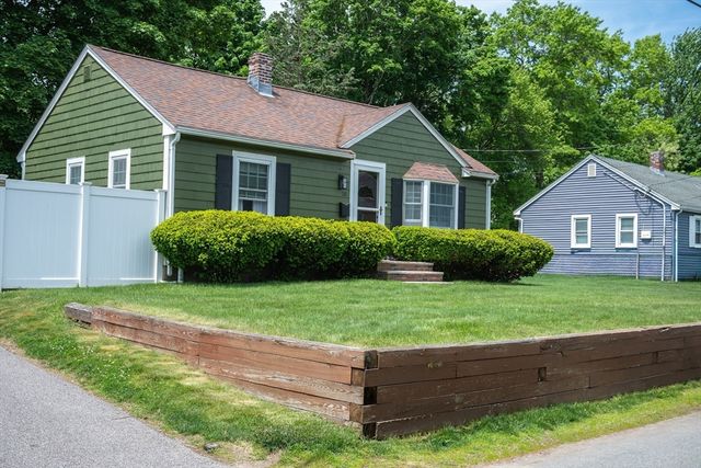 55 Clapp, Abington, MA 02351