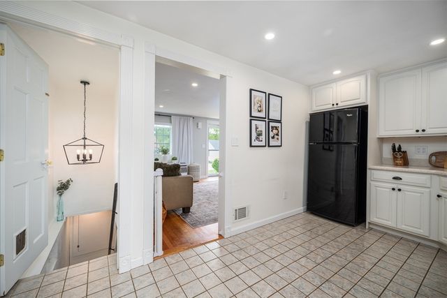 55 Clapp, Abington, MA 02351