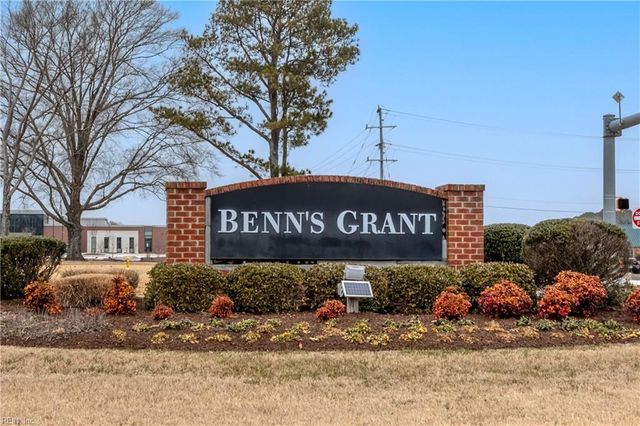 120 Boxwood LN, Smithfield, VA 23430