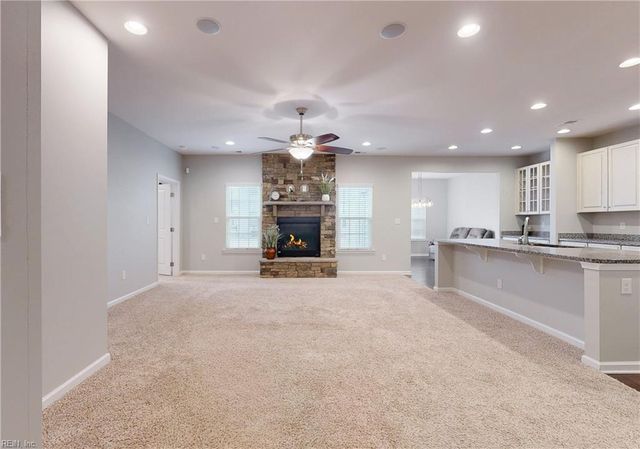 120 Boxwood LN, Smithfield, VA 23430