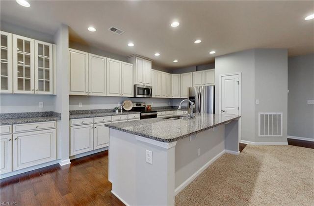 120 Boxwood LN, Smithfield, VA 23430