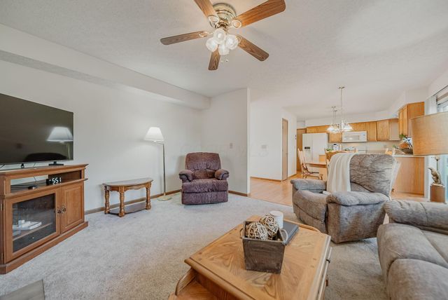 106 Wyckshire Drive, Pataskala, OH 43062