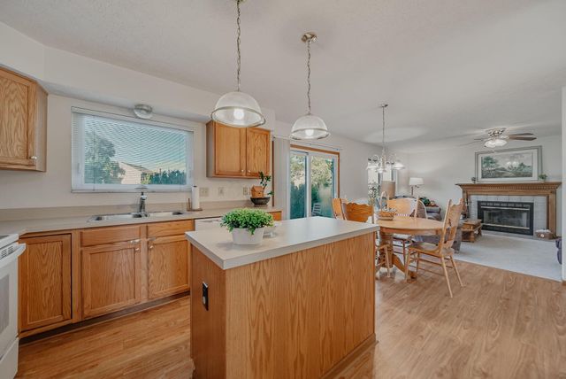 106 Wyckshire Drive, Pataskala, OH 43062