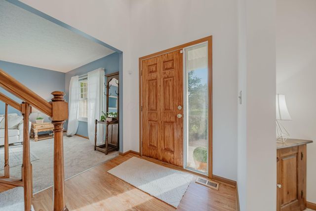 106 Wyckshire Drive, Pataskala, OH 43062
