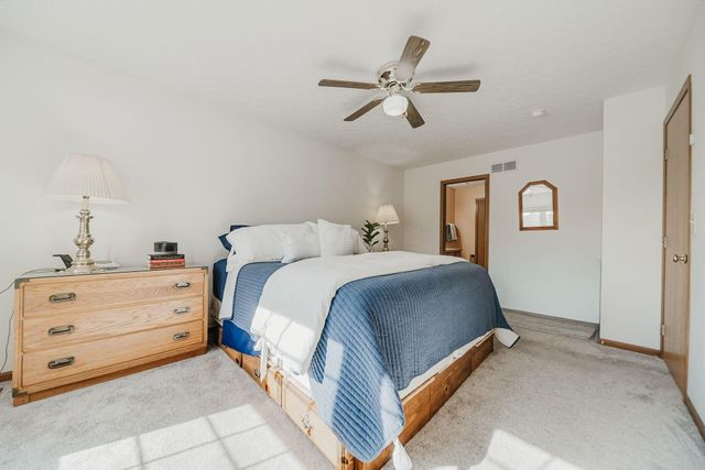 106 Wyckshire Drive, Pataskala, OH 43062