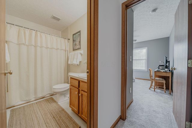 106 Wyckshire Drive, Pataskala, OH 43062