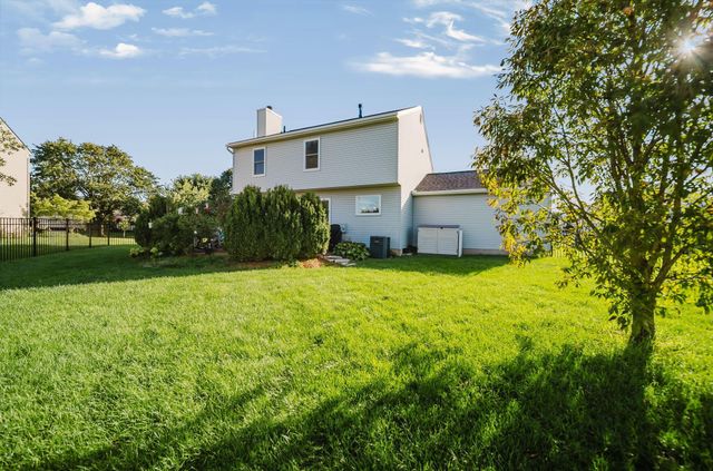 106 Wyckshire Drive, Pataskala, OH 43062