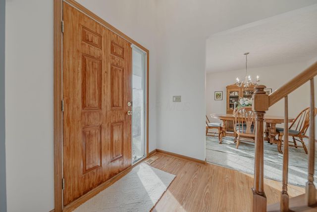 106 Wyckshire Drive, Pataskala, OH 43062