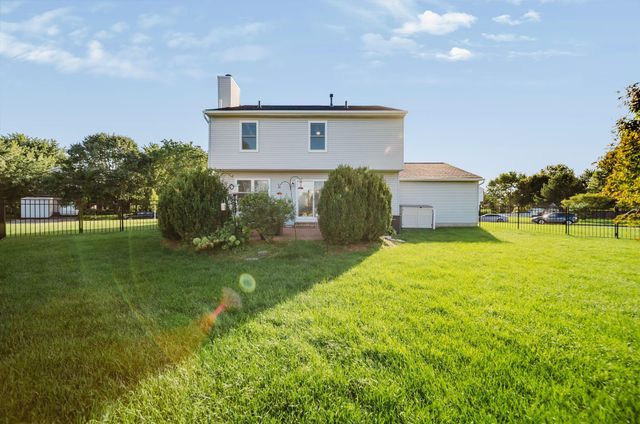 106 Wyckshire Drive, Pataskala, OH 43062