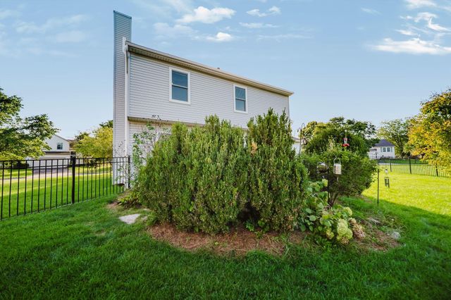 106 Wyckshire Drive, Pataskala, OH 43062