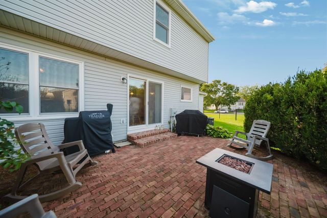 106 Wyckshire Drive, Pataskala, OH 43062