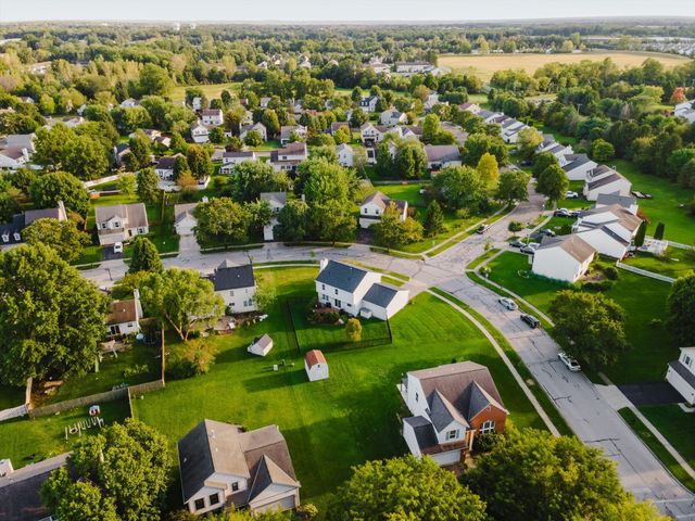 106 Wyckshire Drive, Pataskala, OH 43062