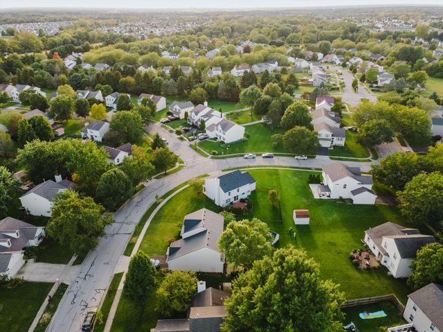 106 Wyckshire Drive, Pataskala, OH 43062