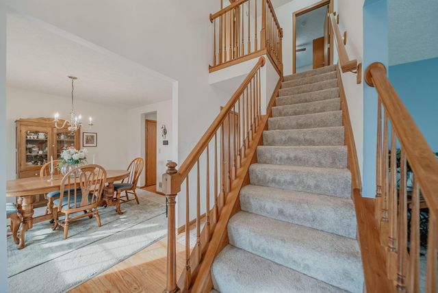 106 Wyckshire Drive, Pataskala, OH 43062