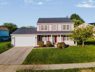 106 Wyckshire Drive, Pataskala, OH 43062