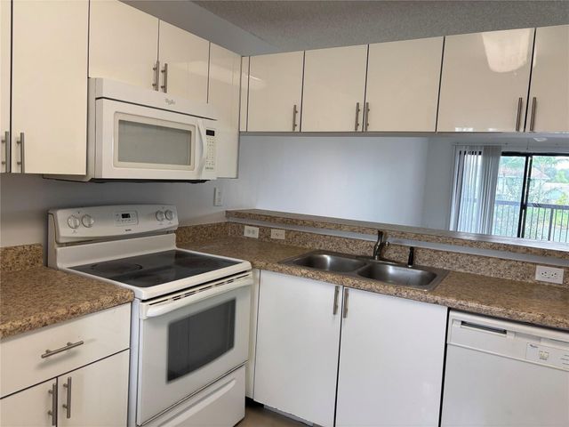 9843 Nob Hill Lane 9843, Sunrise, FL 33351