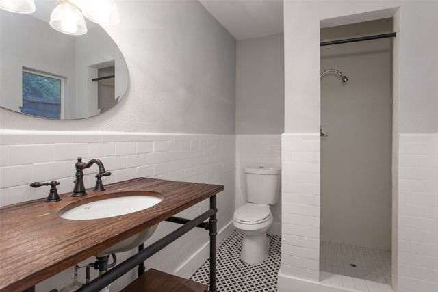 4826 Pershing Avenue, Fort Worth, TX 76107