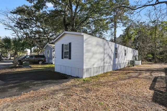 527 Key Largo Ave., Murrells Inlet, SC 29576