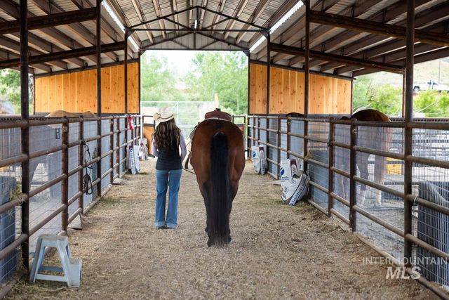 6954 Saddle Bred Way, Star, ID 83669