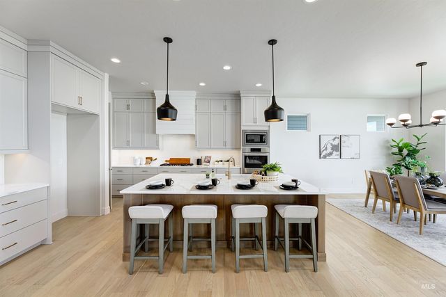 6954 Saddle Bred Way, Star, ID 83669