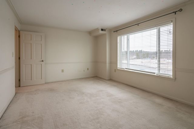 33 Spit Brook Road A2, Nashua, NH 03060