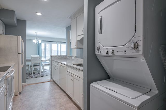 33 Spit Brook Road A2, Nashua, NH 03060