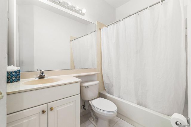 8034 Bellafiore Way, Boynton Beach, FL 33472