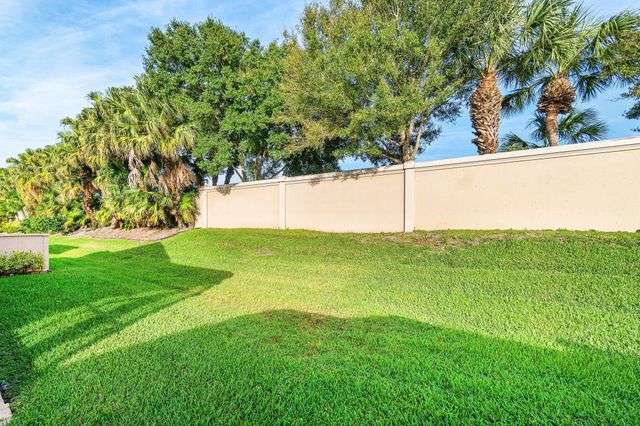 8034 Bellafiore Way, Boynton Beach, FL 33472