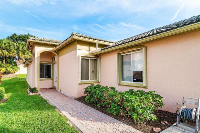 8034 Bellafiore Way, Boynton Beach, FL 33472