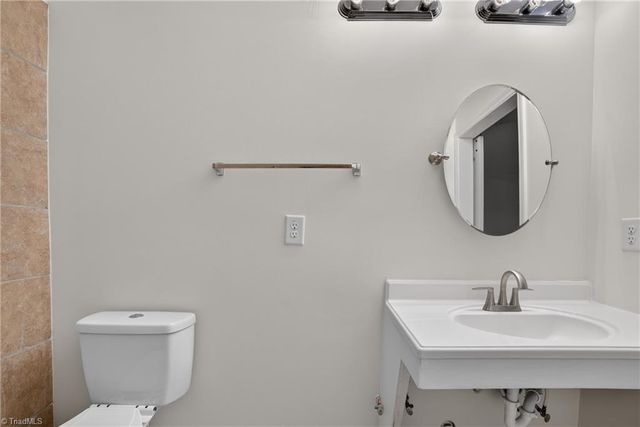 3034 Desmond Woods Drive, Greensboro, NC 27405