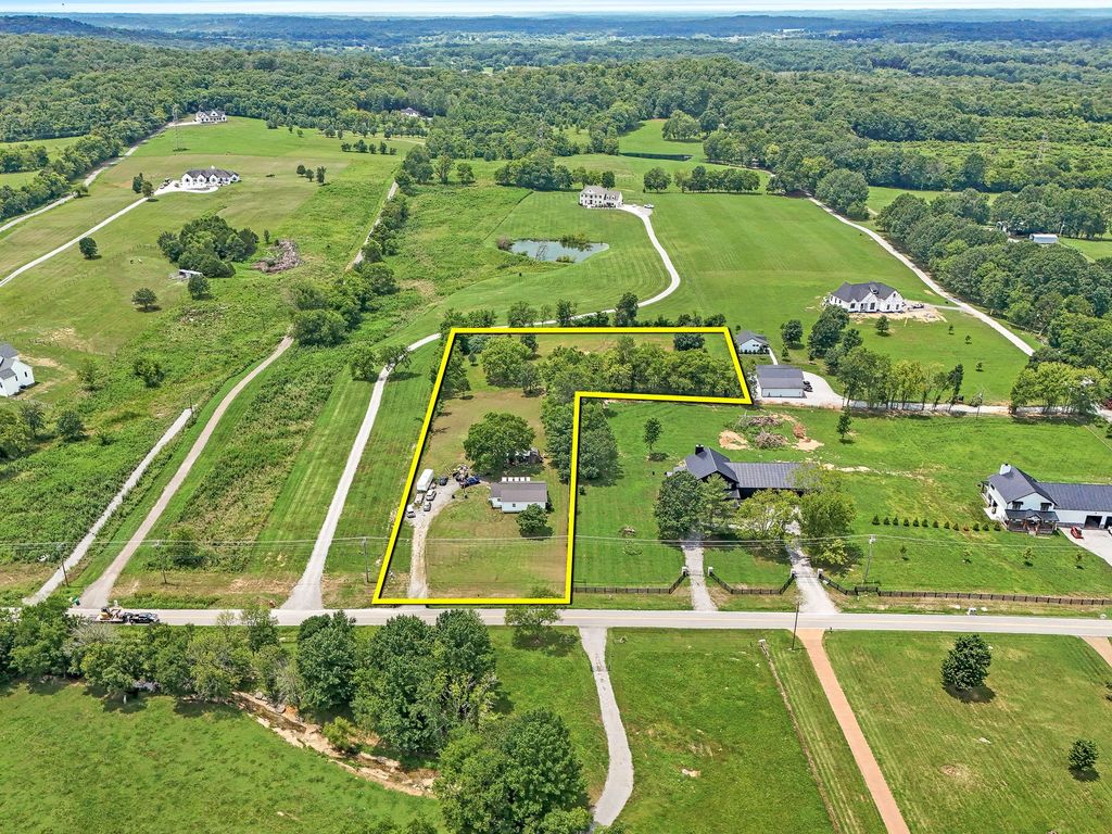 3198 Horn Springs Rd, Lebanon, TN 37087