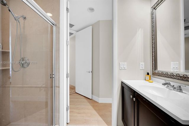 100 S Pointe Dr 801, Miami Beach, FL 33139