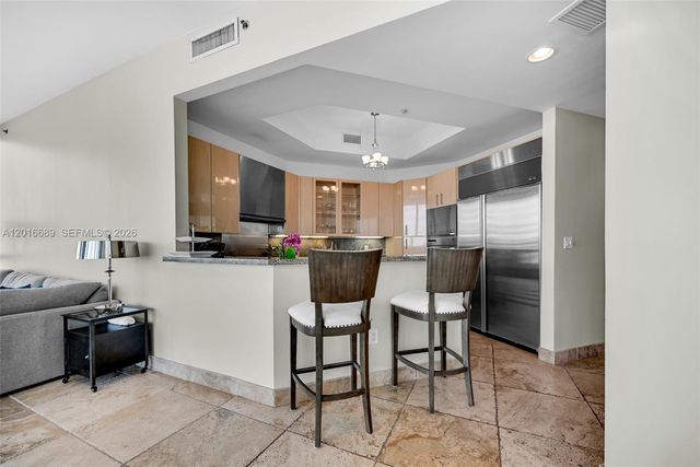 100 S Pointe Dr 801, Miami Beach, FL 33139