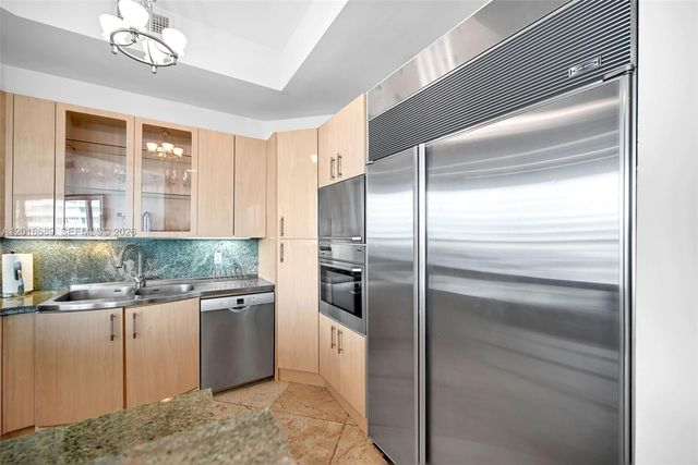 100 S Pointe Dr 801, Miami Beach, FL 33139