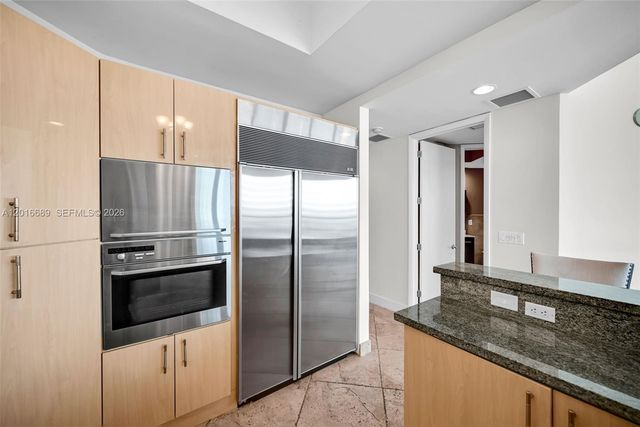100 S Pointe Dr 801, Miami Beach, FL 33139