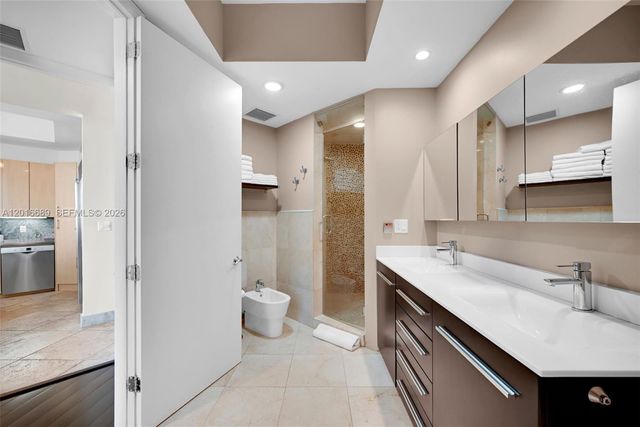 100 S Pointe Dr 801, Miami Beach, FL 33139