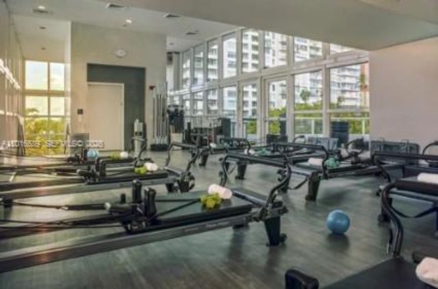 100 S Pointe Dr 801, Miami Beach, FL 33139
