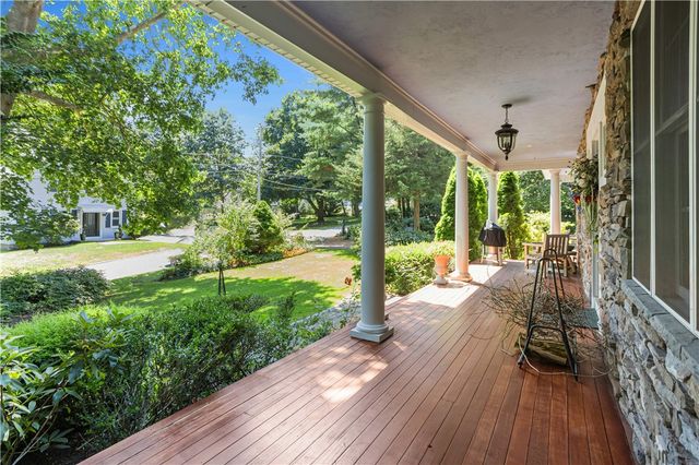 93 Kickemuit Avenue, Bristol, RI 02809