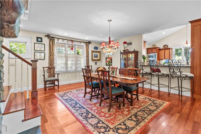 93 Kickemuit Avenue, Bristol, RI 02809
